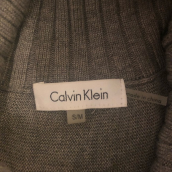 Calvin Klein Sweater Cape with Buckle - Picture 5 of 6